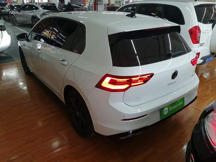 Фото 5 - Volkswagen Golf