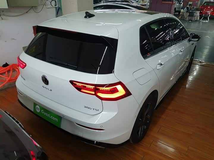 Фото 7 - Volkswagen Golf