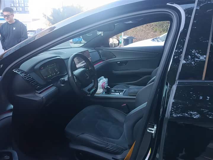 Фото 9 - BYD Han