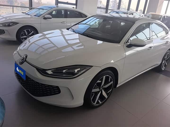 Фото 1 - Volkswagen Lamando L