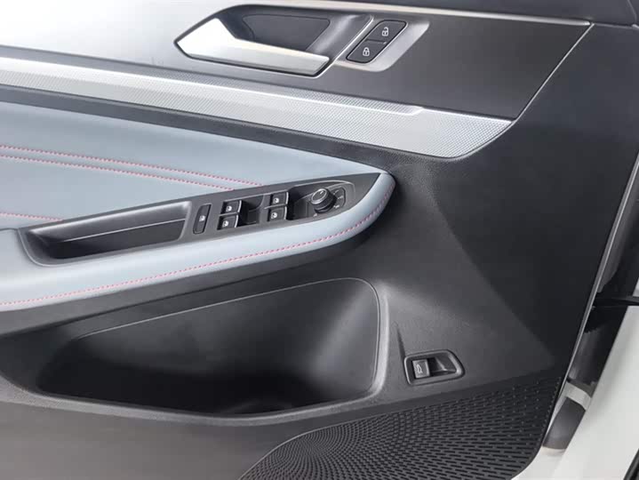 Фото 7 - Volkswagen Lamando L