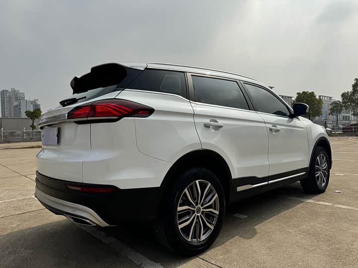 Фото 6 - Geely Atlas