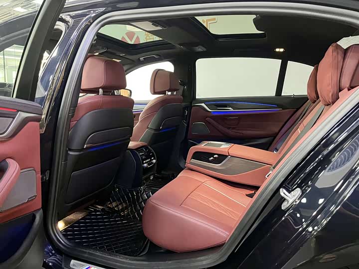 Фото 8 - BMW 5 Series