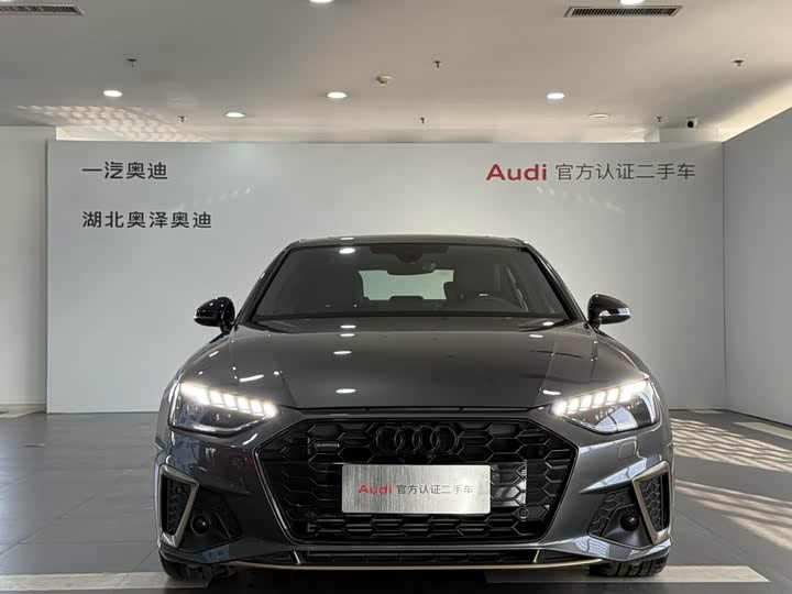 Фото 2 - Audi A4L