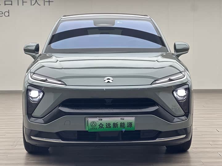 Фото 3 - Nio EC6