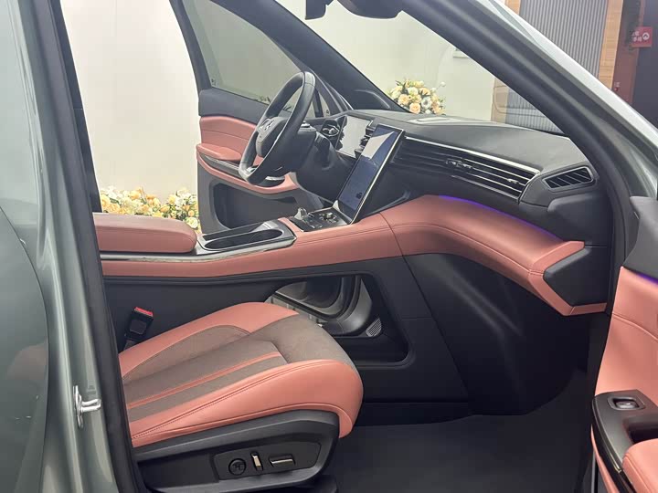 Фото 8 - Nio EC6