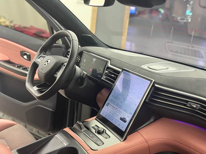 Фото 9 - Nio EC6