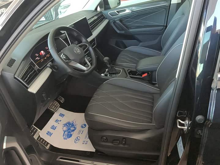 Фото 9 - Volkswagen Tiguan L Pro