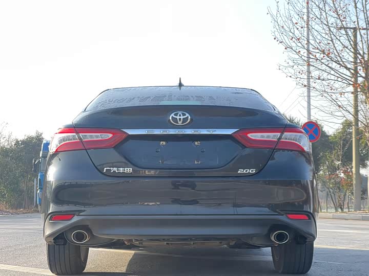 Фото 6 - Toyota Camry