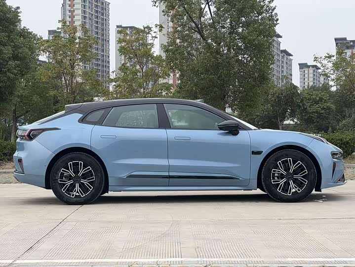 Фото 5 - Zeekr 001