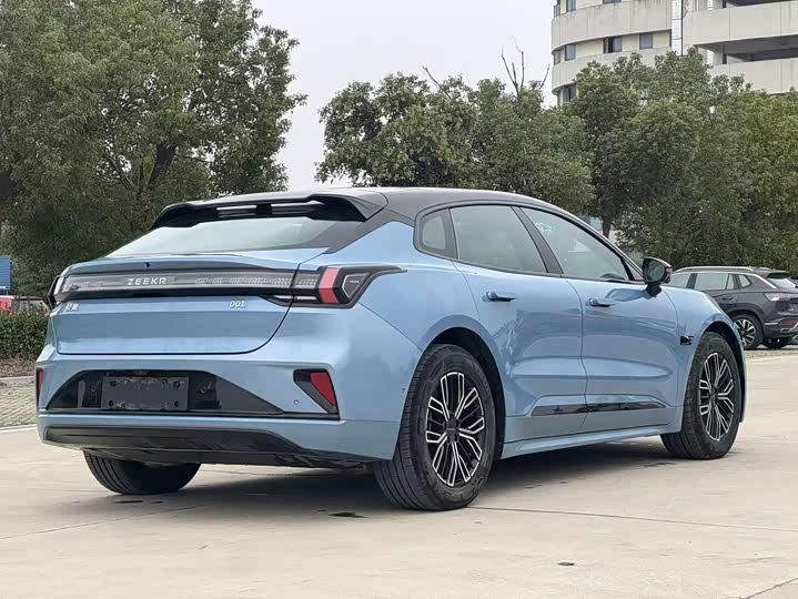 Фото 6 - Zeekr 001