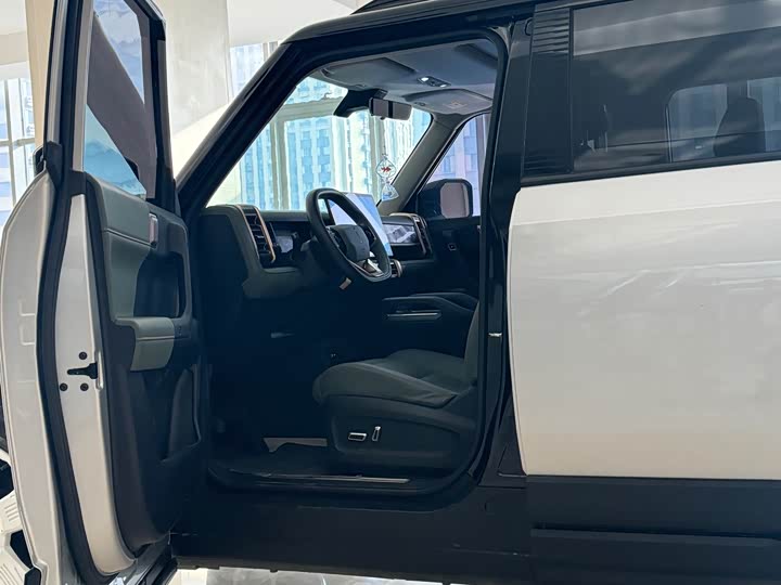 Фото 6 - Chery iCar 03