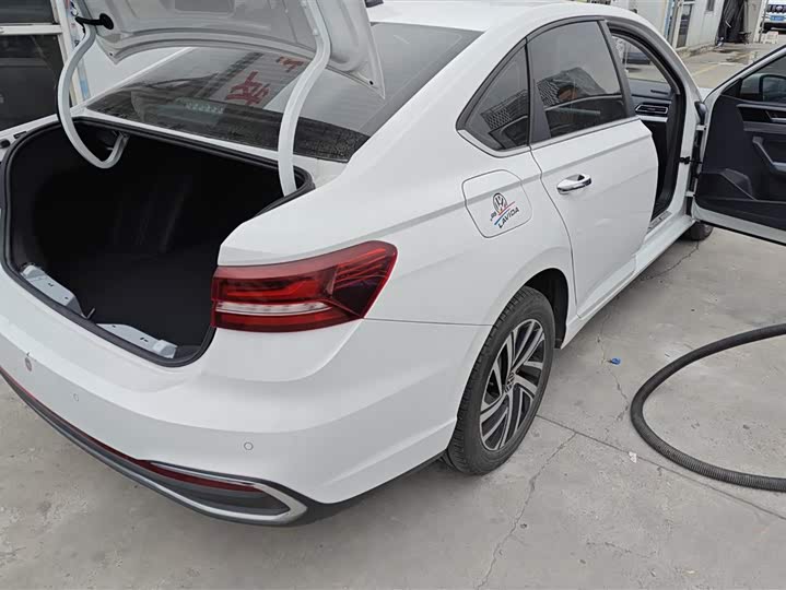 Фото 3 - Volkswagen Lavida