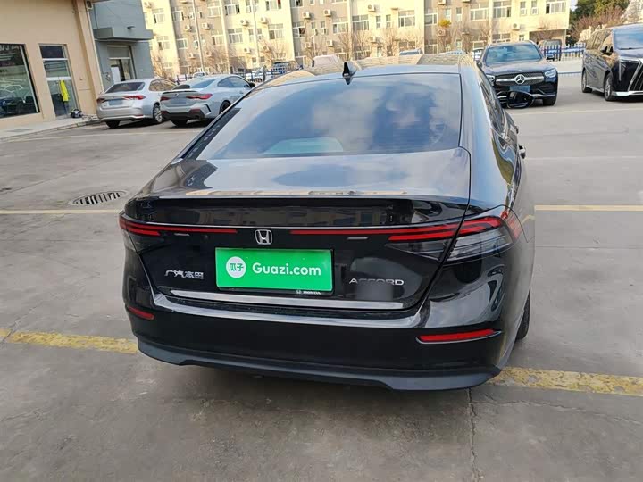 Фото 6 - Honda Accord