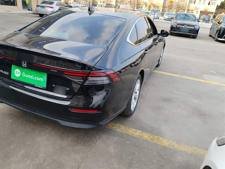 Фото 8 - Honda Accord