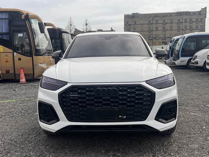 Фото 2 - Audi Q5L Sportback