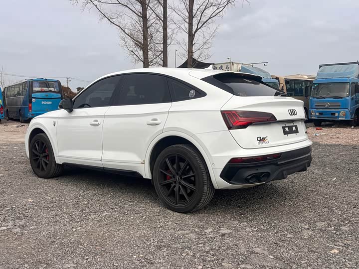 Фото 6 - Audi Q5L Sportback