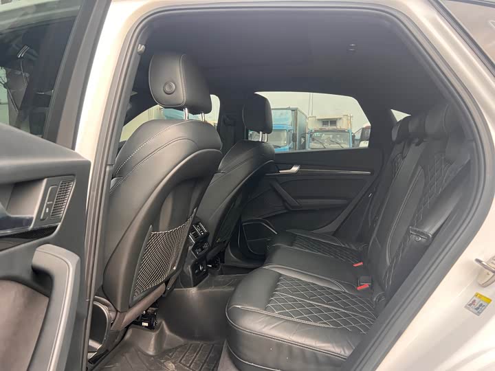 Фото 8 - Audi Q5L Sportback