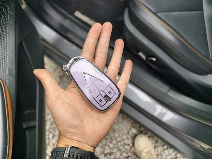 Фото 9 - Changan UNI-V