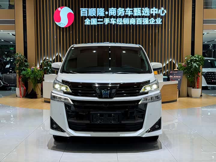 Фото 2 - Toyota Vellfire