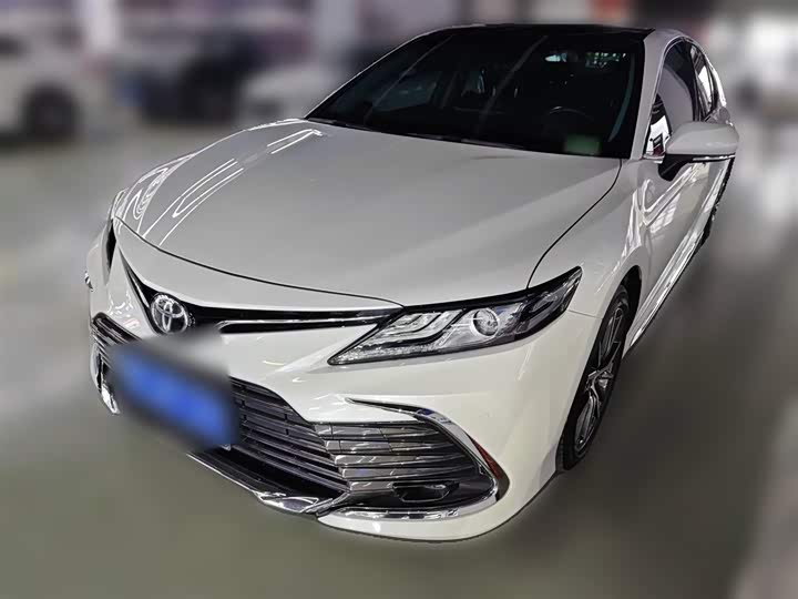 Фото 1 - Toyota Camry