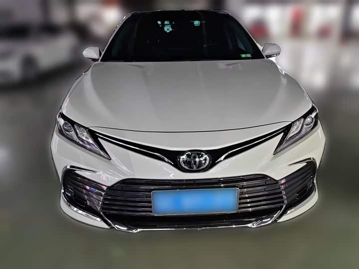 Фото 5 - Toyota Camry