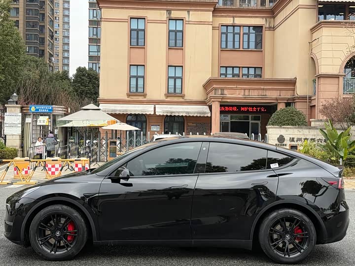Фото 4 - Tesla Model Y