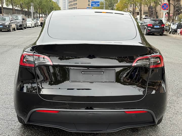 Фото 6 - Tesla Model Y