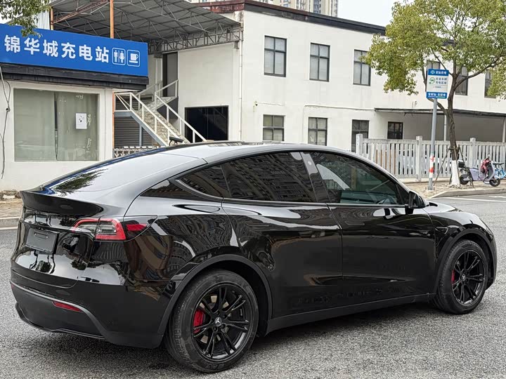 Фото 7 - Tesla Model Y