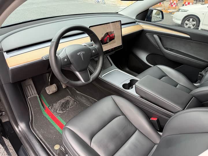 Фото 8 - Tesla Model Y