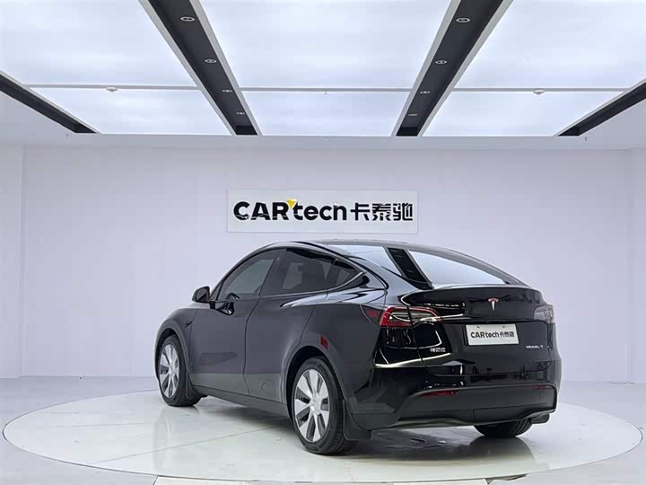 Фото 3 - Tesla Model Y