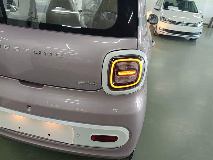 Фото 8 - Bestune Pony