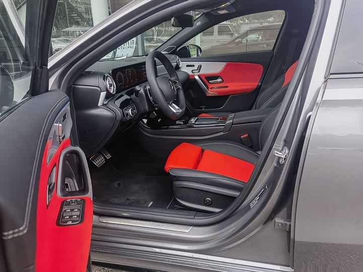 Фото 7 - Mercedes-Benz A-Class AMG