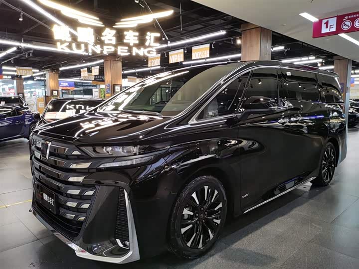 Фото 1 - Toyota Vellfire