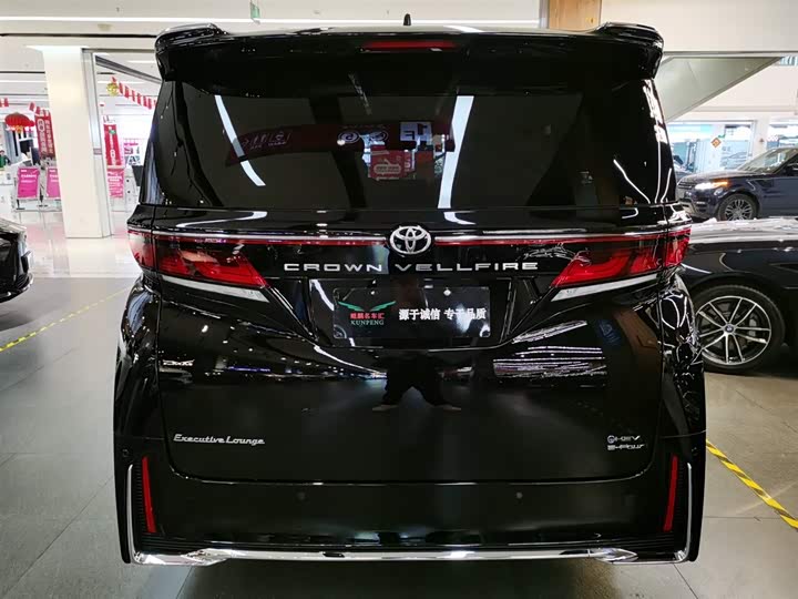 Фото 4 - Toyota Vellfire