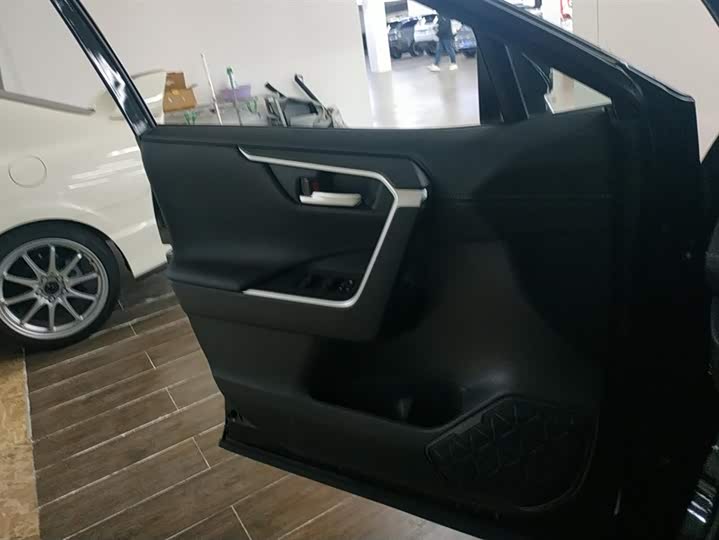 Фото 7 - Toyota Wildlander