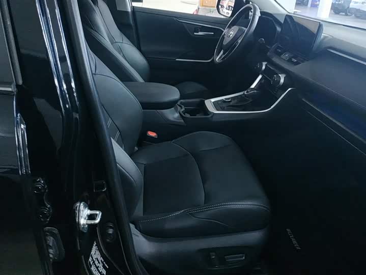 Фото 8 - Toyota Wildlander