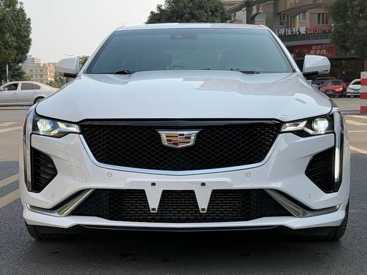 Фото 2 - Cadillac CT4