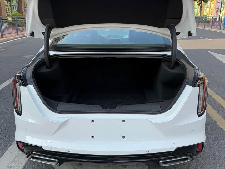 Фото 6 - Cadillac CT4