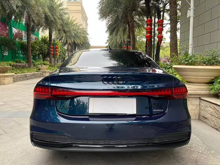 Фото 3 - Audi A7L