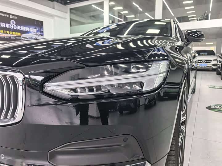 Фото 3 - Volvo S90