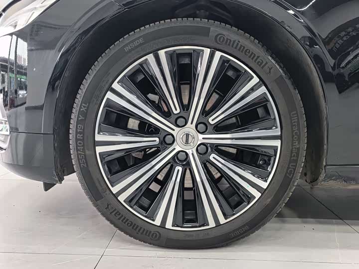 Фото 7 - Volvo S90