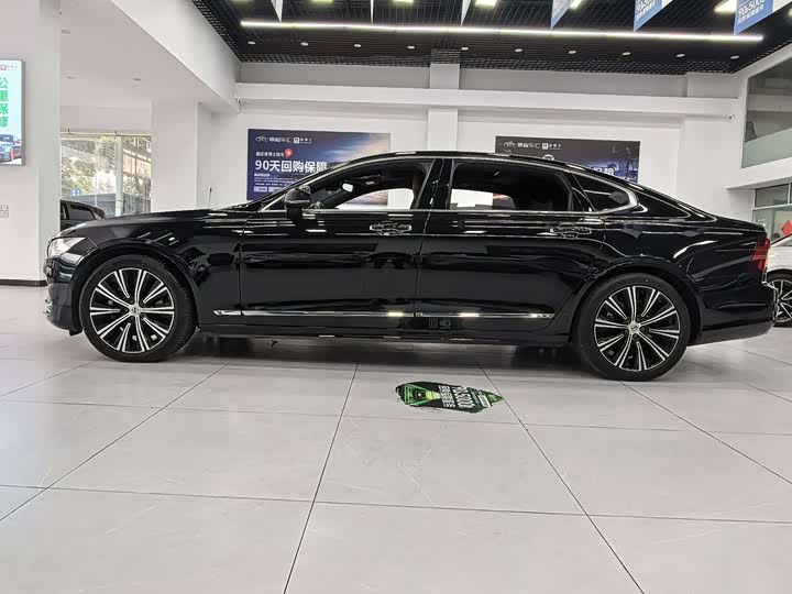 Фото 8 - Volvo S90