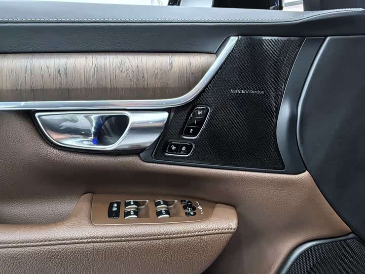 Фото 9 - Volvo S90