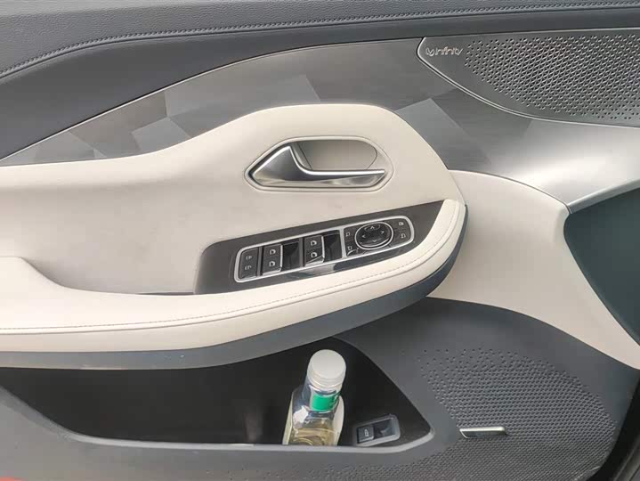 Фото 7 - BAIC Arcfox Alpha S