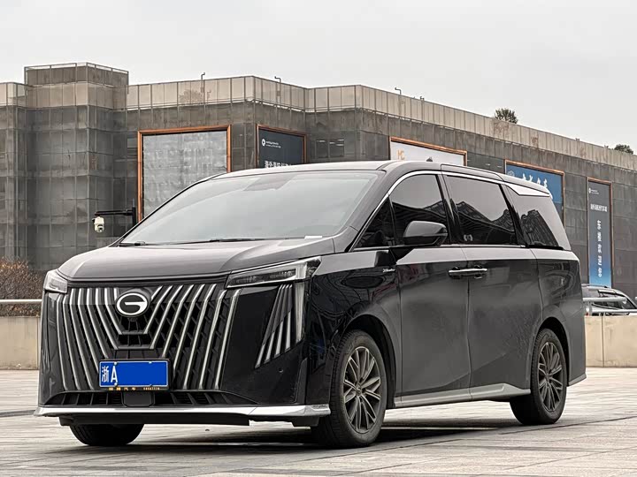 Фото 1 - GAC Trumpchi M8