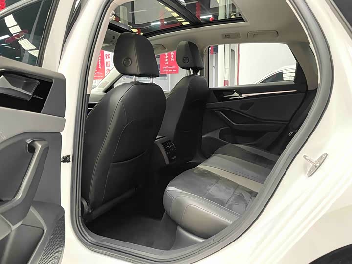 Фото 9 - Volkswagen Sagitar L