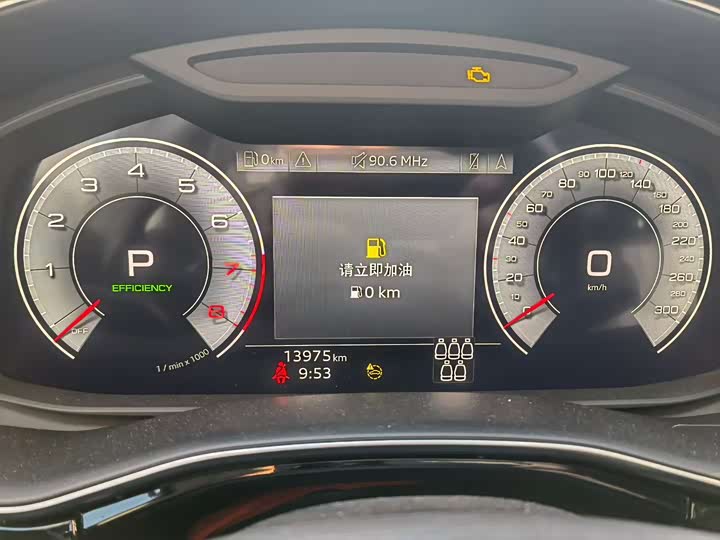 Фото 2 - Audi Q7