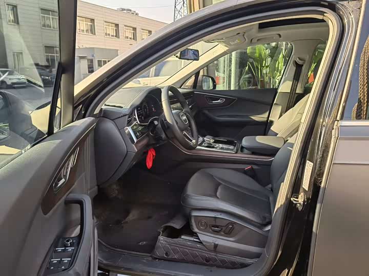 Фото 4 - Audi Q7