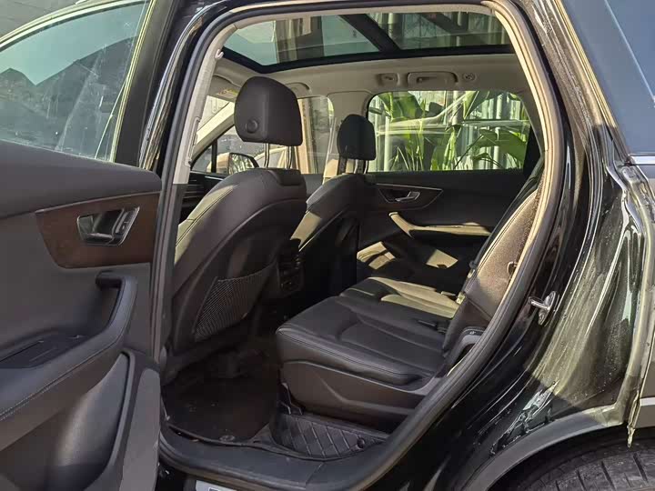 Фото 6 - Audi Q7